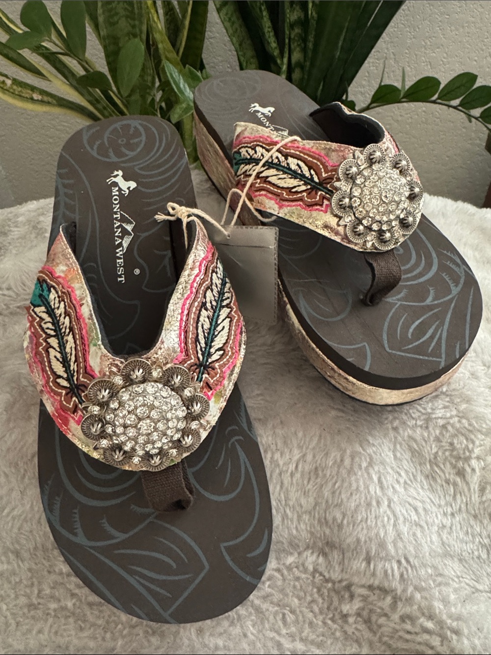 Montana West Brown Embroidered Wedge Sandals & Rhinestone Center-New! Women's 9